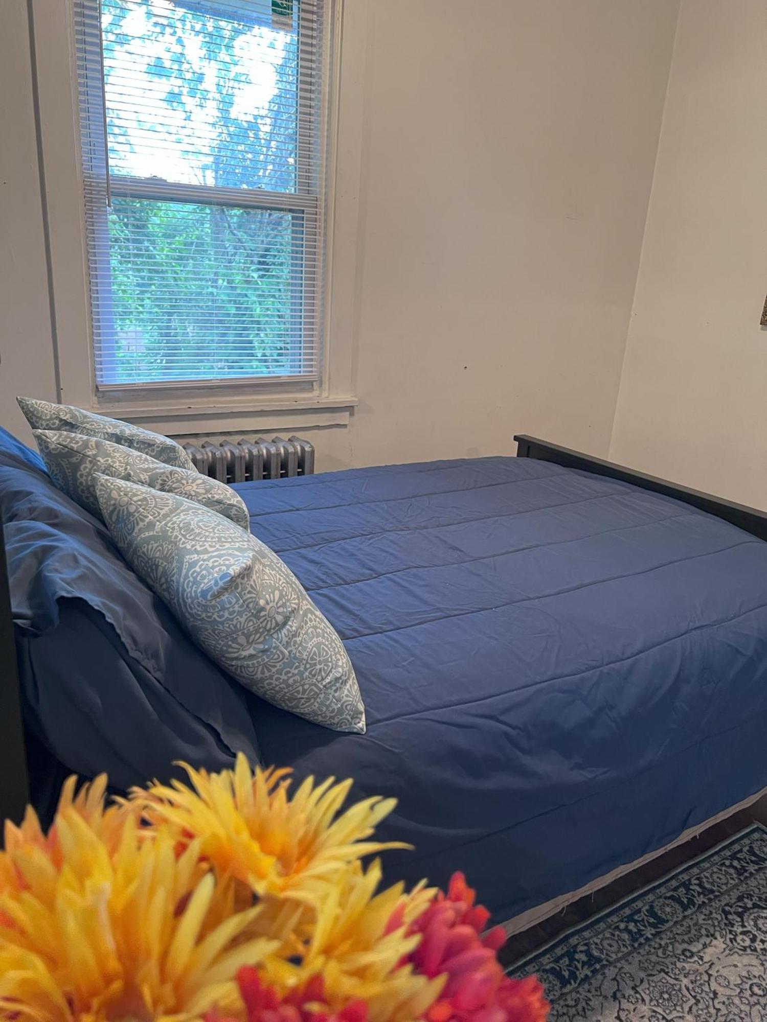 Apartment Charming 3 Bedroom In A Tudor-style