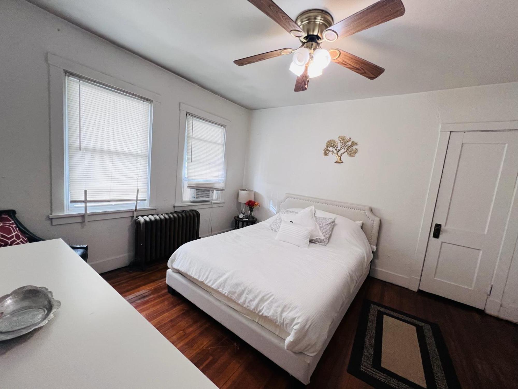 Charming 3 Bedroom In A Tudor-style Pittsburgh