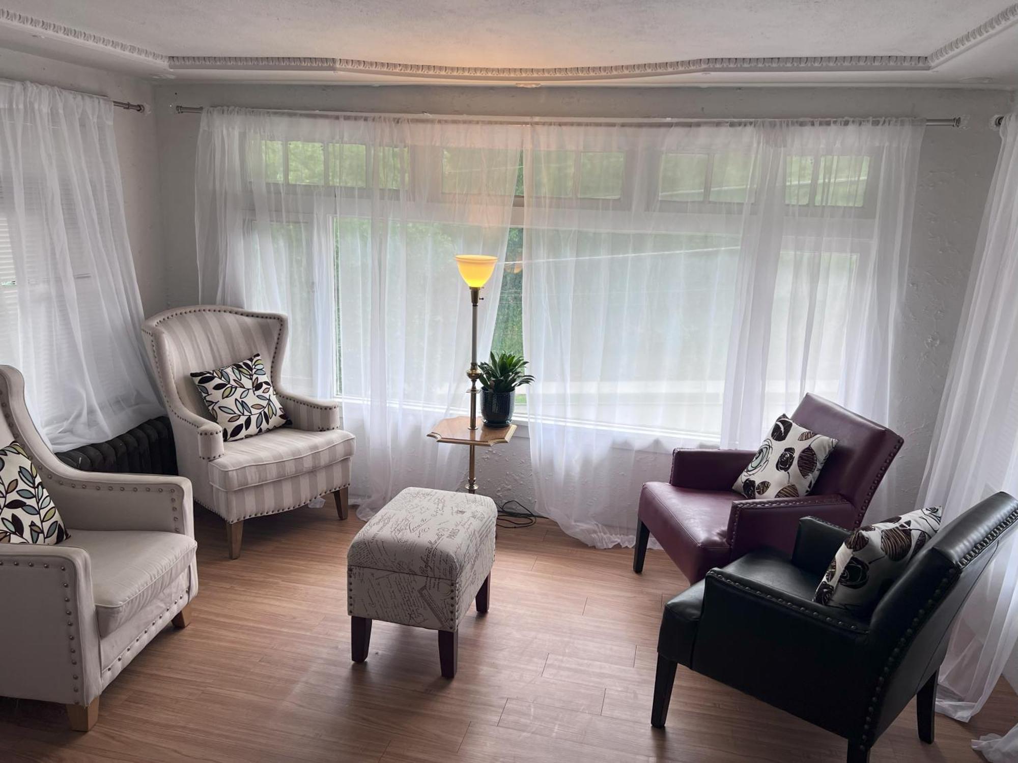 Charming 3 Bedroom In A Tudor-style * Pittsburgh