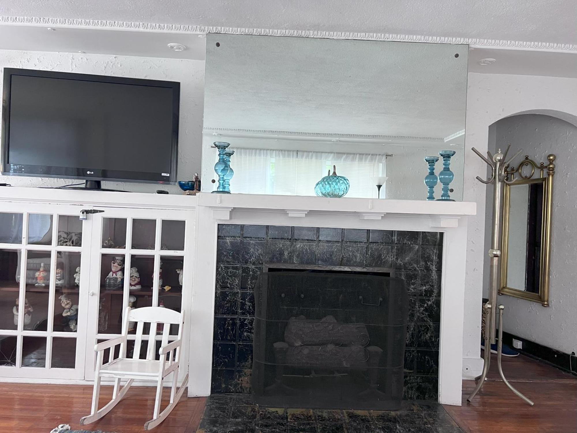 Apartment Charming 3 Bedroom In A Tudor-style Pittsburgh